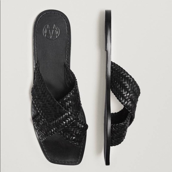 NWT. Massimo Dutti Black Sandals. Size 6. - Picture 3 of 6